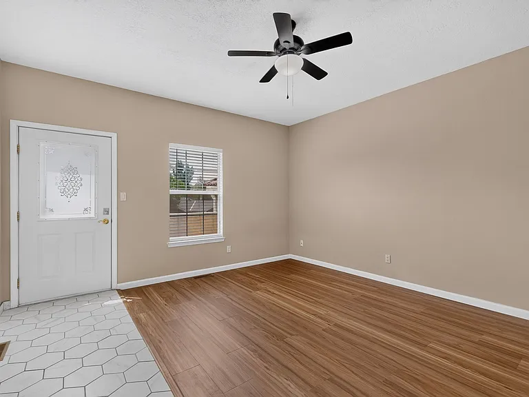 8405 Fairmont Dr NW — Photo 34