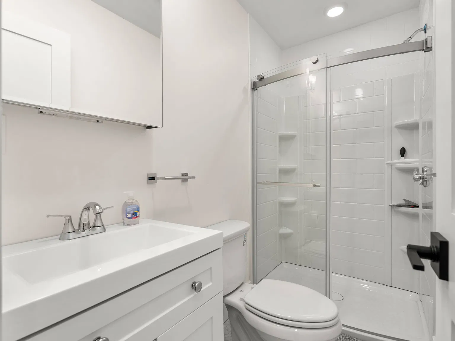 141 Hillside St — Photo 3