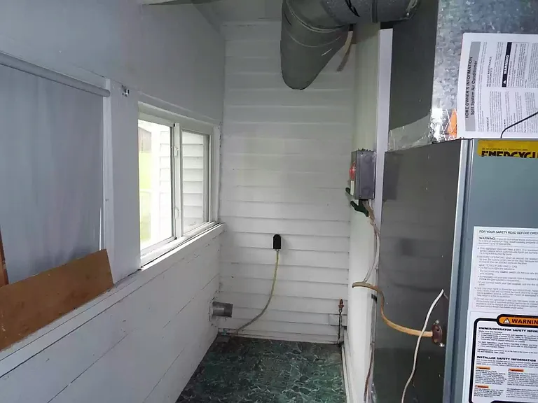 223 E Clara St — Photo 13