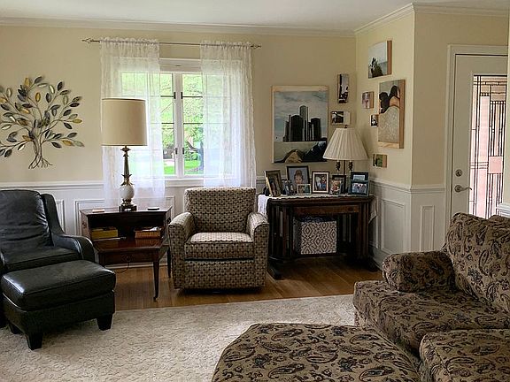 Living room with 3 windows 