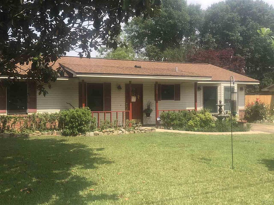 1st image of 1360 Woodfield Dr