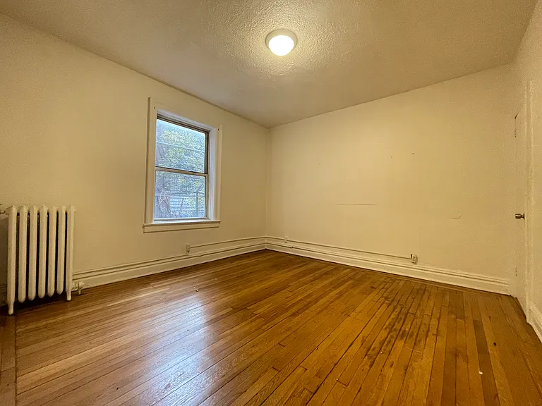 17 Gifford Ave #13E — Photo 5