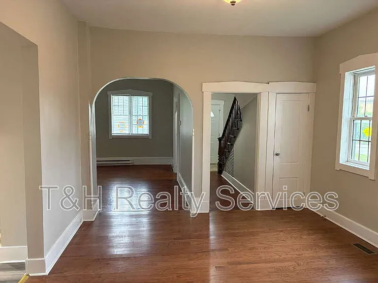 1258 E Naomi St — Photo 10