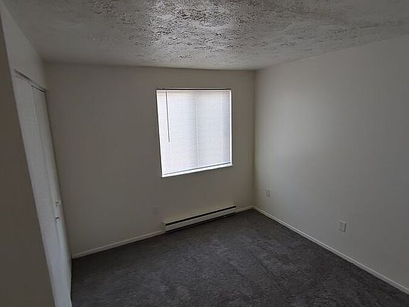 5th image of 127 Fox Hill Ln APT L
