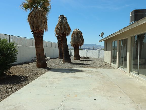 3rd image of 814 Chalon Ln