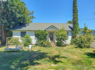 8001 Highway 42, Tenmile, OR 97481