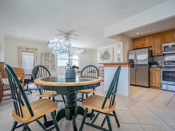 467 Saxony Way #J, Delray Beach, FL 33446