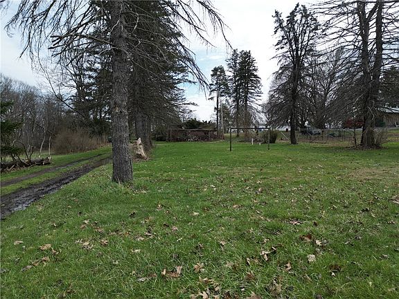 4th image of 523 Unionville Rd