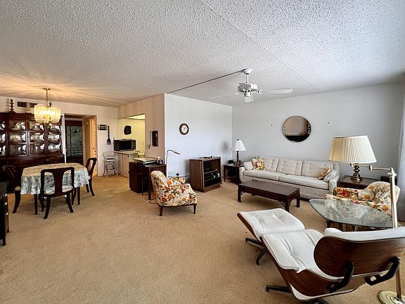 2nd image of 304 Greenbrier B