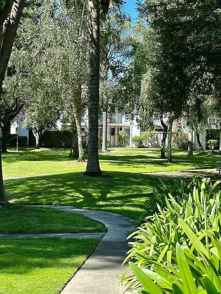 1 bed, 632 sqft, $2,200 — Photo 2