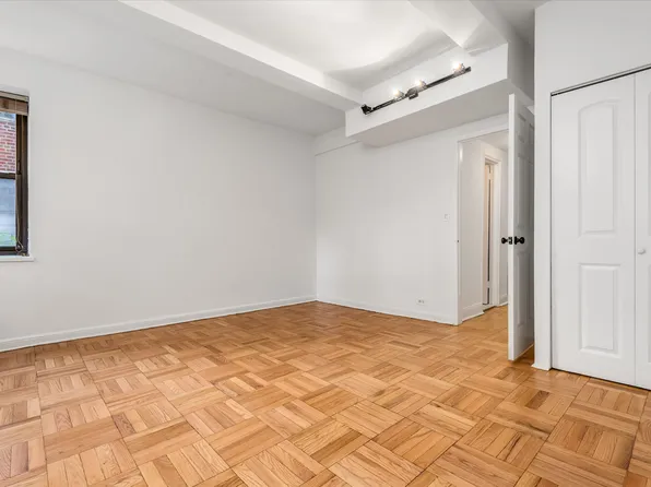 90 Park Terrace East image 11 of 33