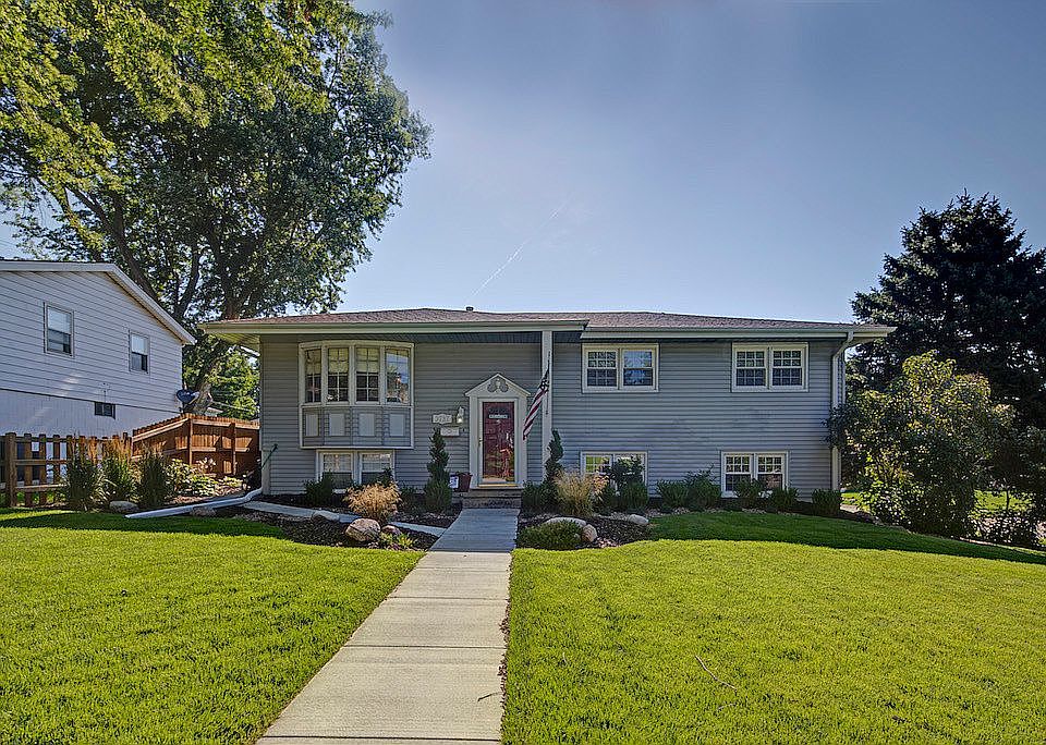 1st image of 3737 S 91st St