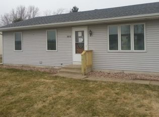 1613 Crestwood Dr, Lowell, IN 46356