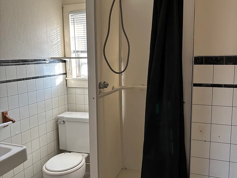1001 Main St #3 — Photo 3