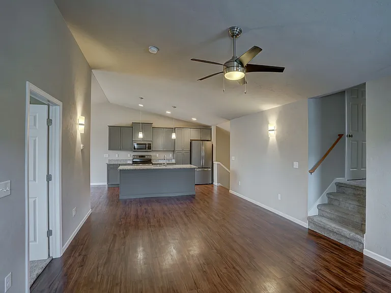 826 Thompson Dr — Photo 19