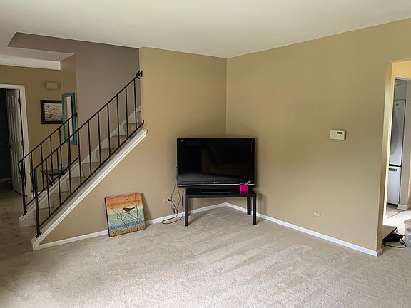 3rd image of 15 Wedgewood Dr