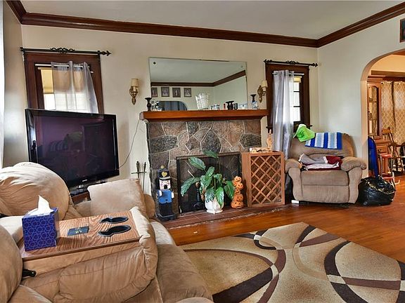 5th image of 34 Beechwood Dr