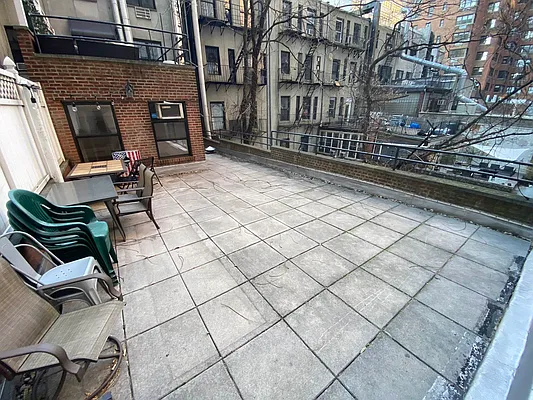 Rented by Bond New York | media 52