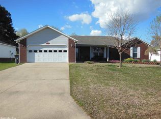3205 Pin Oak Dr, Paragould, AR 72450