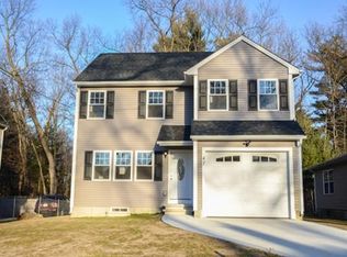47 Oakwood Ter, Springfield, MA 01109