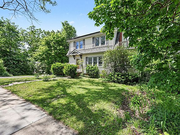 4th image of 906 Pauline Blvd