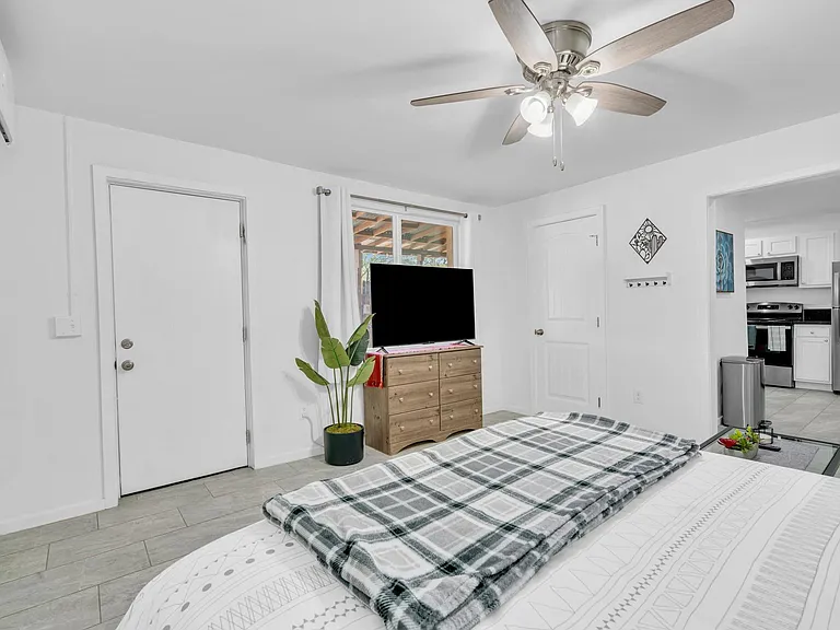 3300 E Bellevue St #5 — Photo 3