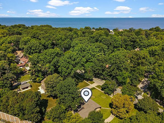 2nd image of 10920 Lake Shore Blvd