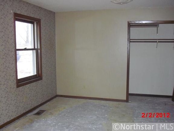4th image of 40057 Edison Dr NE