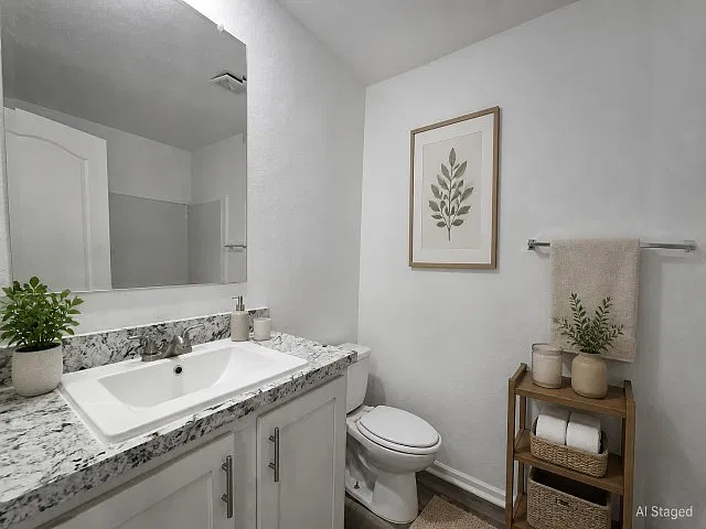 2038 Palm St — Photo 4