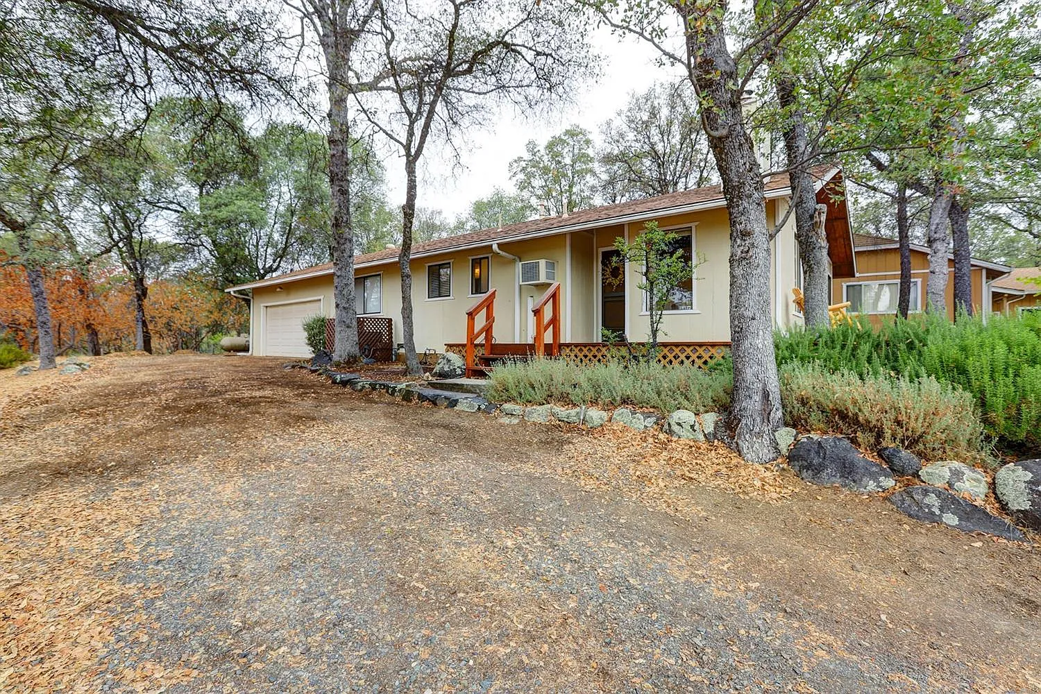 14316 Pepperwood Dr photo 1