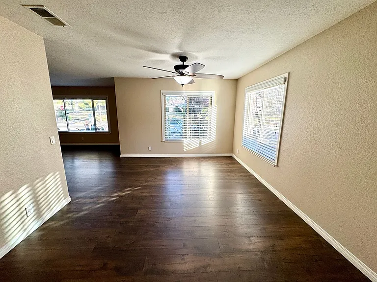 1713 Shenandoah Dr — Photo 8