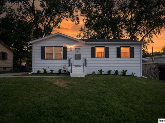 1306 Lincoln Rd, Bellevue, NE 68005