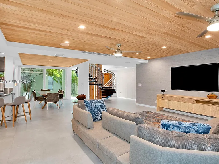 2475 S Bayshore Dr — Photo 5