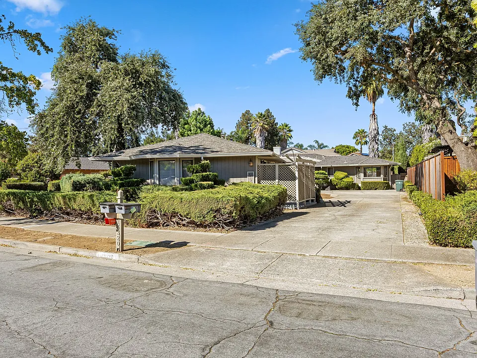 15320 Calle Enrique #A