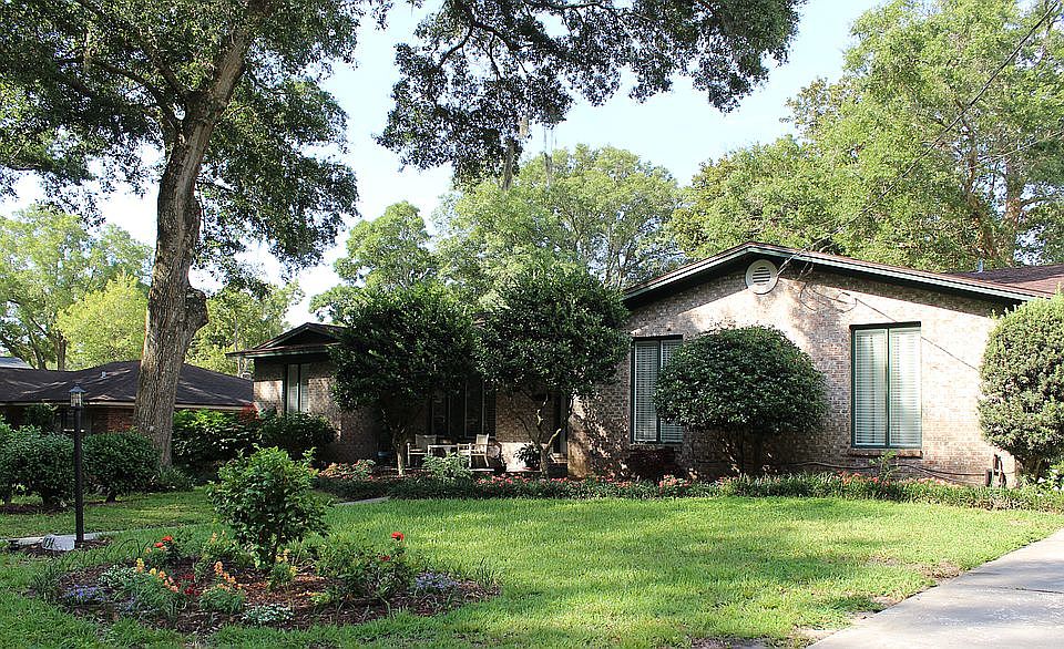 1st image of 1834 Holly Oaks Ravine Dr
