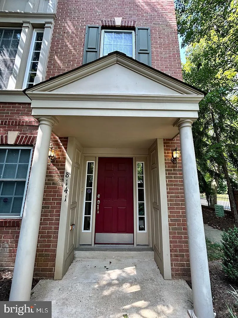 4 bed, 3.5 bath, 1900 sqft, $4,000 — Photo 1