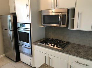 1127 Hacienda Pl APT 10, West Hollywood, CA 90069