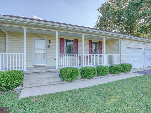 3rd image of 186 Bloomfield Dr