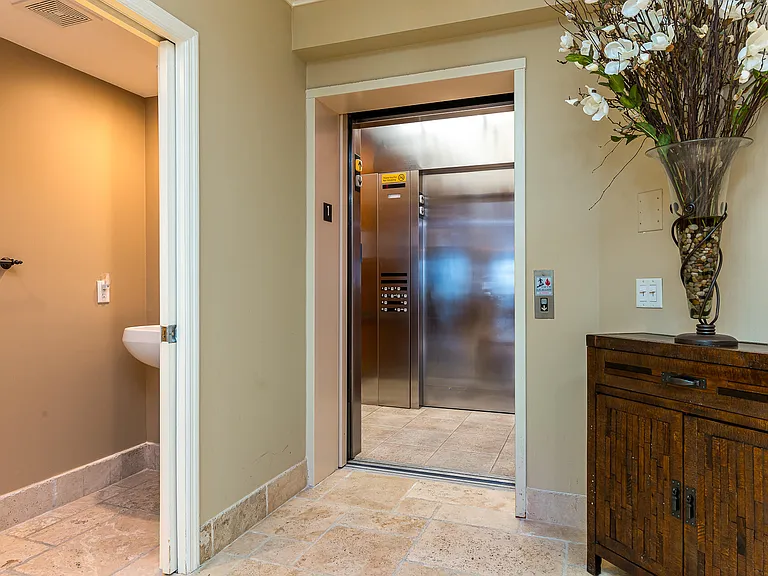 2051 SE 3rd St #101 — Photo 20