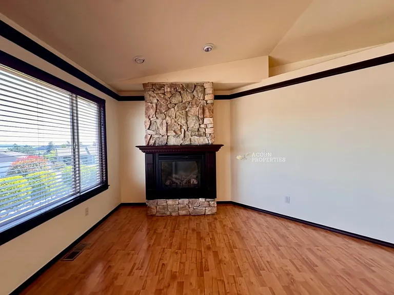 1331 SW Harbor Vista Cir — Photo 11