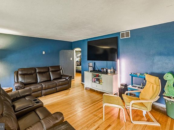 2nd image of 5 Sunset Dr