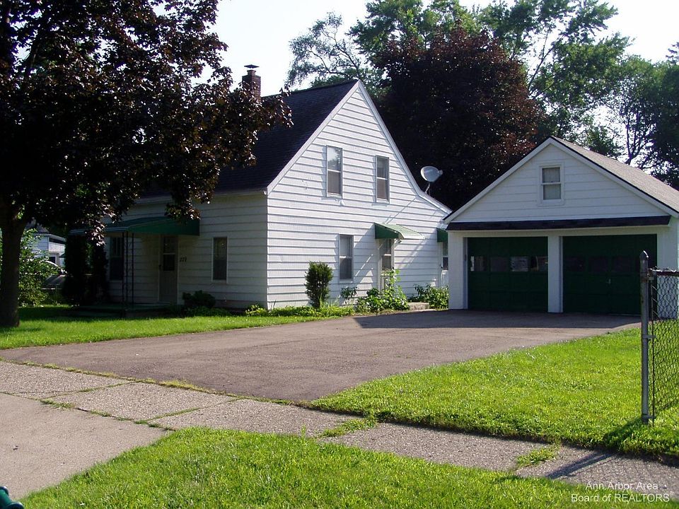 1st image of 229 Oaklawn Ave