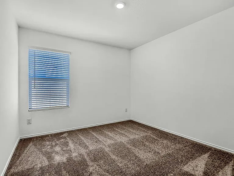 402 Harvest St — Photo 27