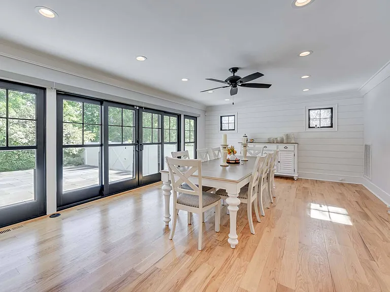 18 Sea Gate Ave — Photo 8