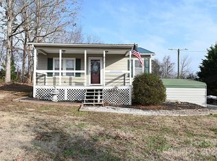 617 Hawthorne St, Hudson, NC 28638