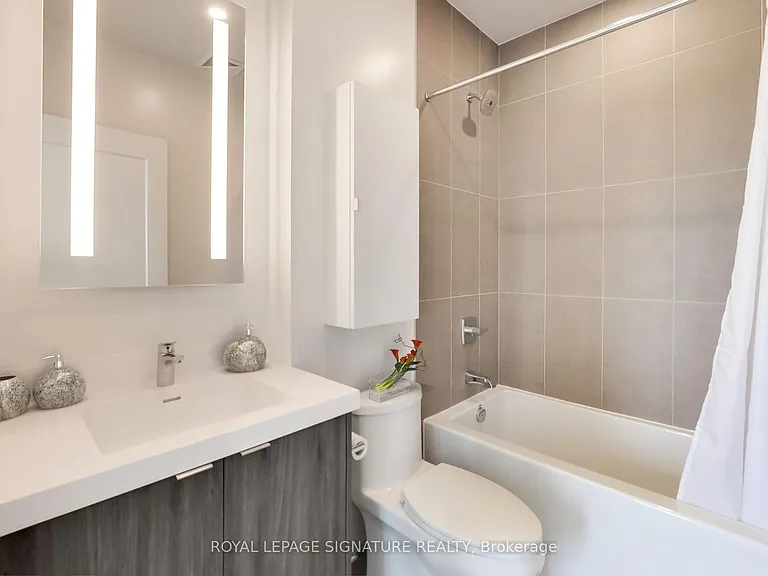 25 Cordova Ave #Penthouse 04 — Photo 23