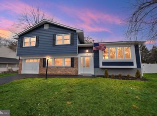 65 Greenwood Dr, Blackwood, NJ 08012