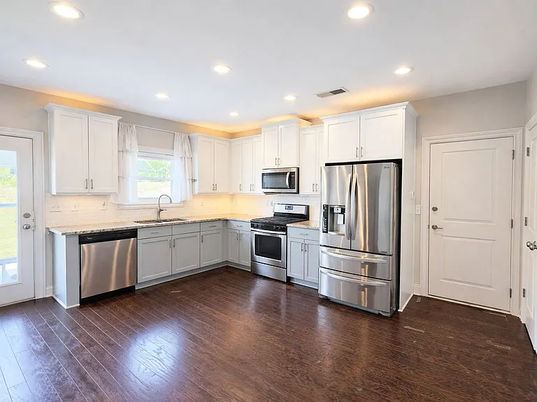 821 Westmoreland Cir NW — Photo 42