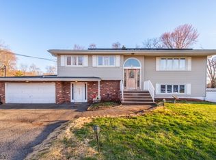 127 Horseneck Rd, Fairfield Twp., NJ 07004