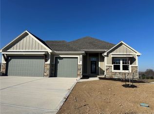 13840 NW 70th St, Parkville, MO 64152